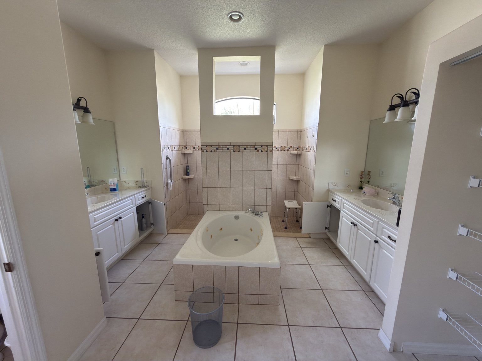 Palm Bay bathroom before renovation